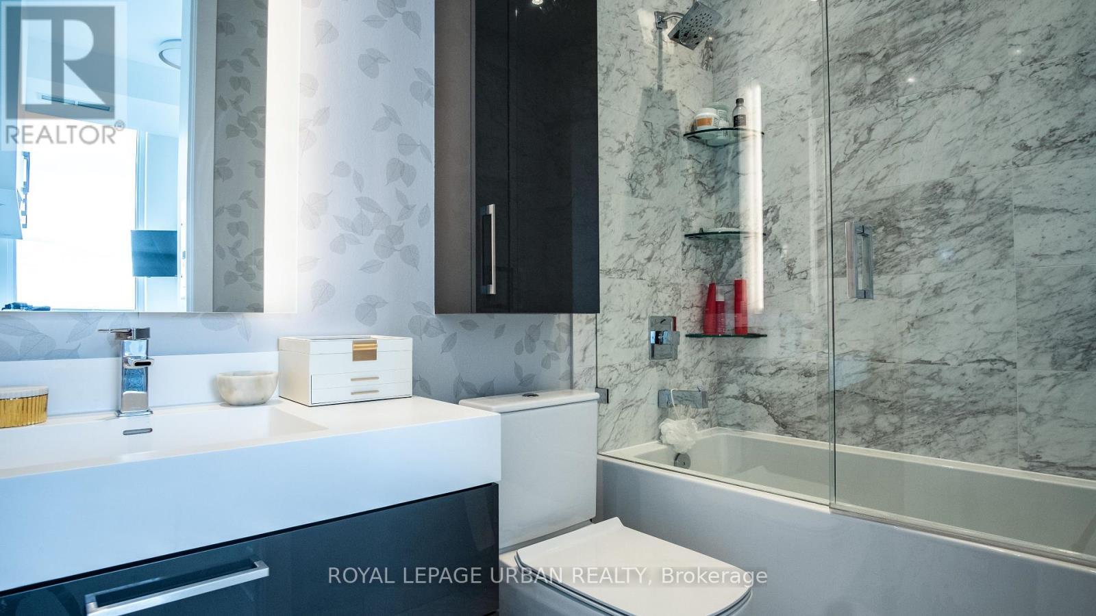 












LPH8 - 1 YORKVILLE AVENUE

,
Toronto,




Ontario
M4W1L1

