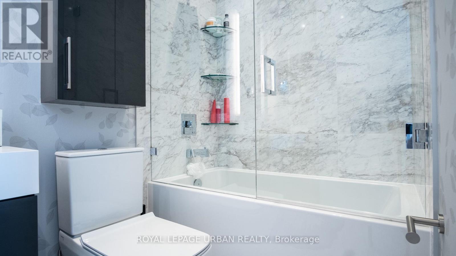 












LPH8 - 1 YORKVILLE AVENUE

,
Toronto,




Ontario
M4W1L1

