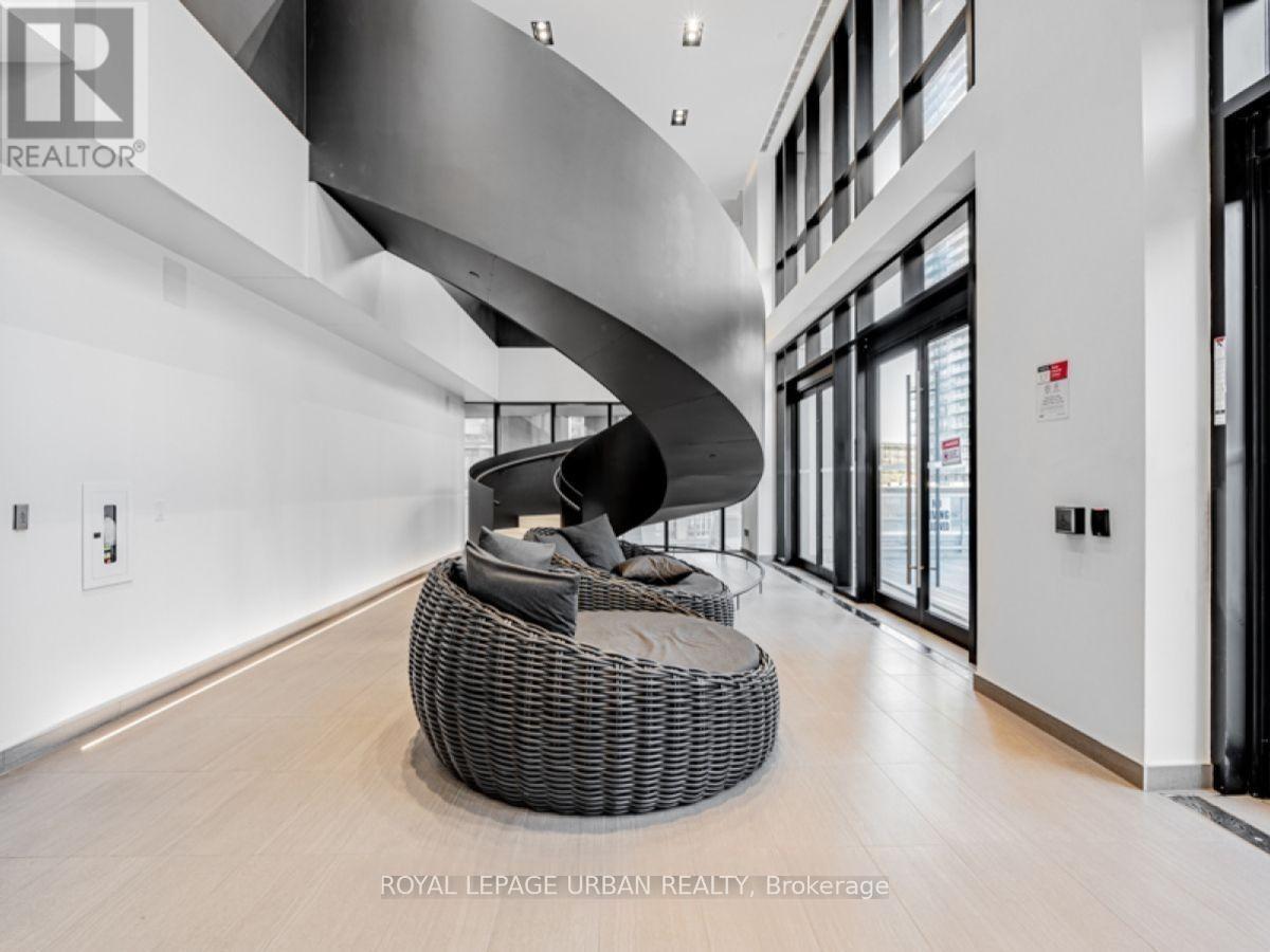 












LPH8 - 1 YORKVILLE AVENUE

,
Toronto,




Ontario
M4W1L1

