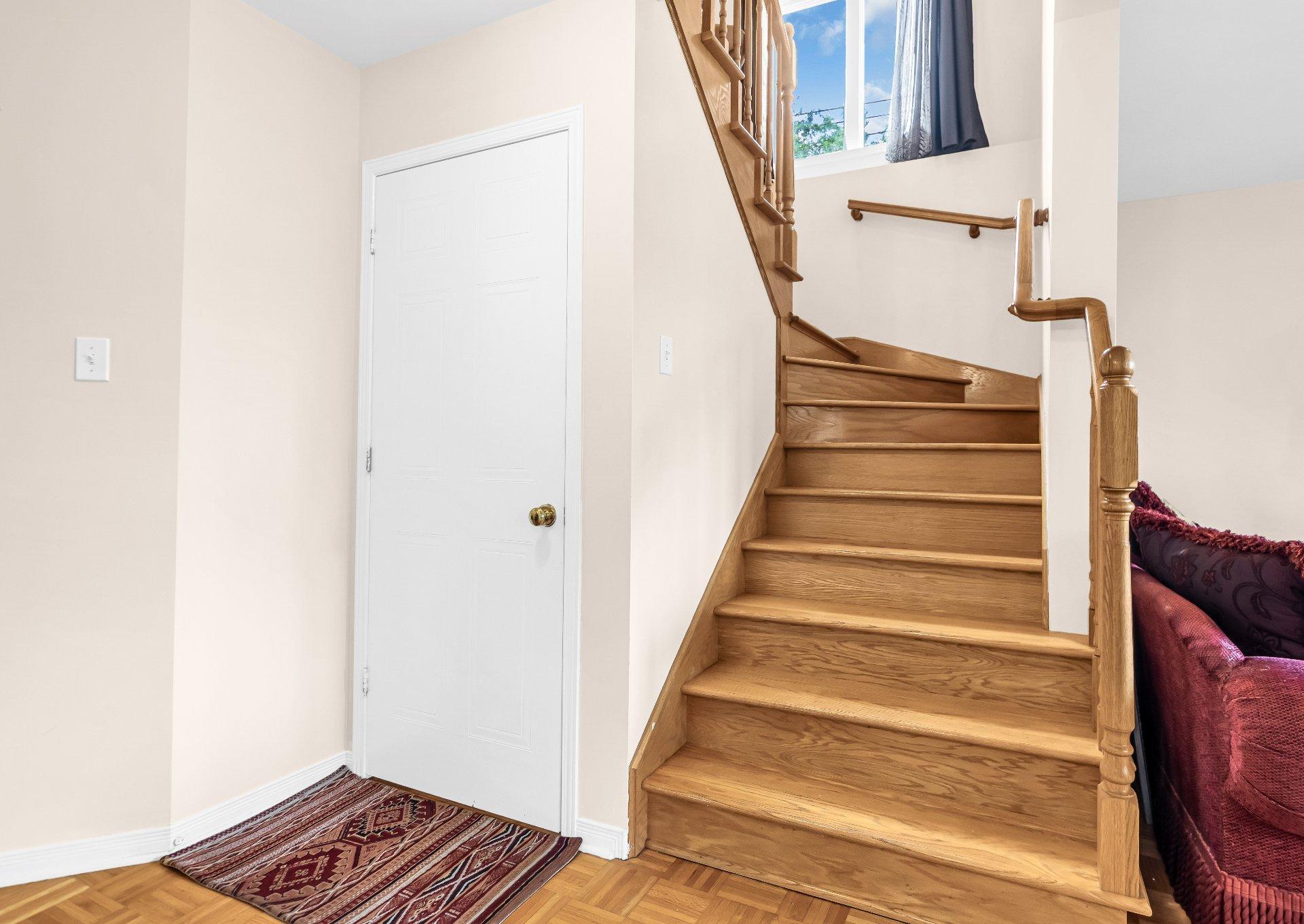 









5018


Rue Périard

,
Montréal (Pierrefonds-Roxboro),




QC
H9J4E2

