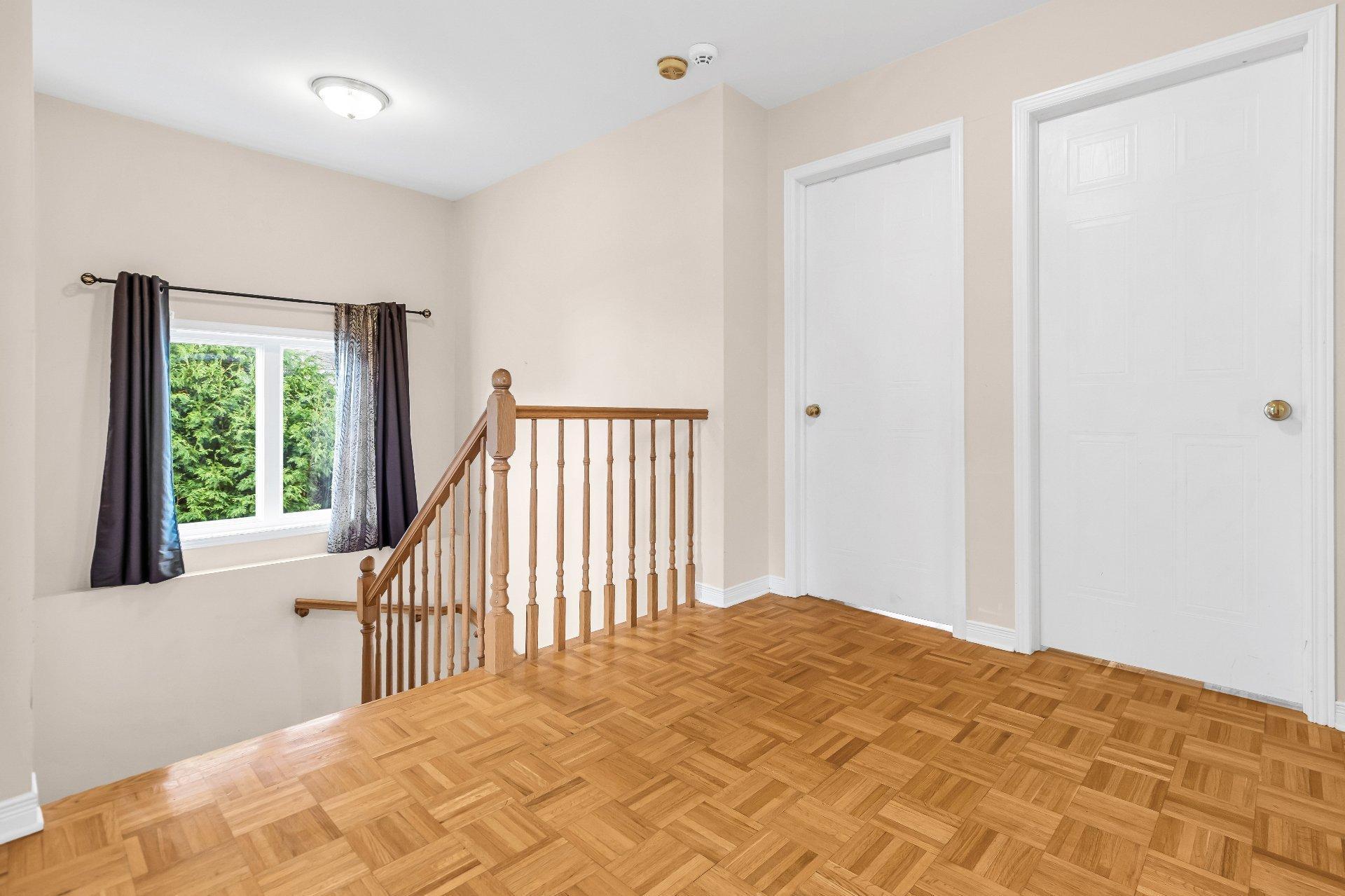 









5018


Rue Périard

,
Montréal (Pierrefonds-Roxboro),




QC
H9J4E2

