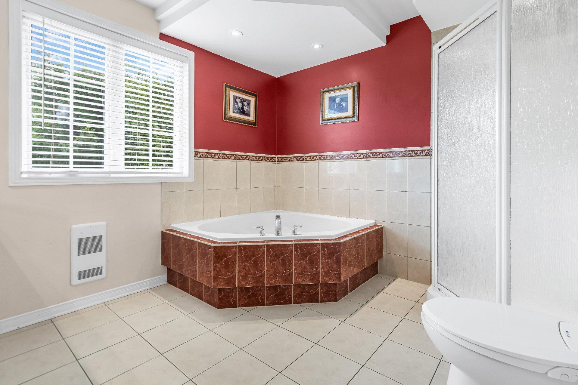 









5018


Rue Périard

,
Montréal (Pierrefonds-Roxboro),




QC
H9J4E2

