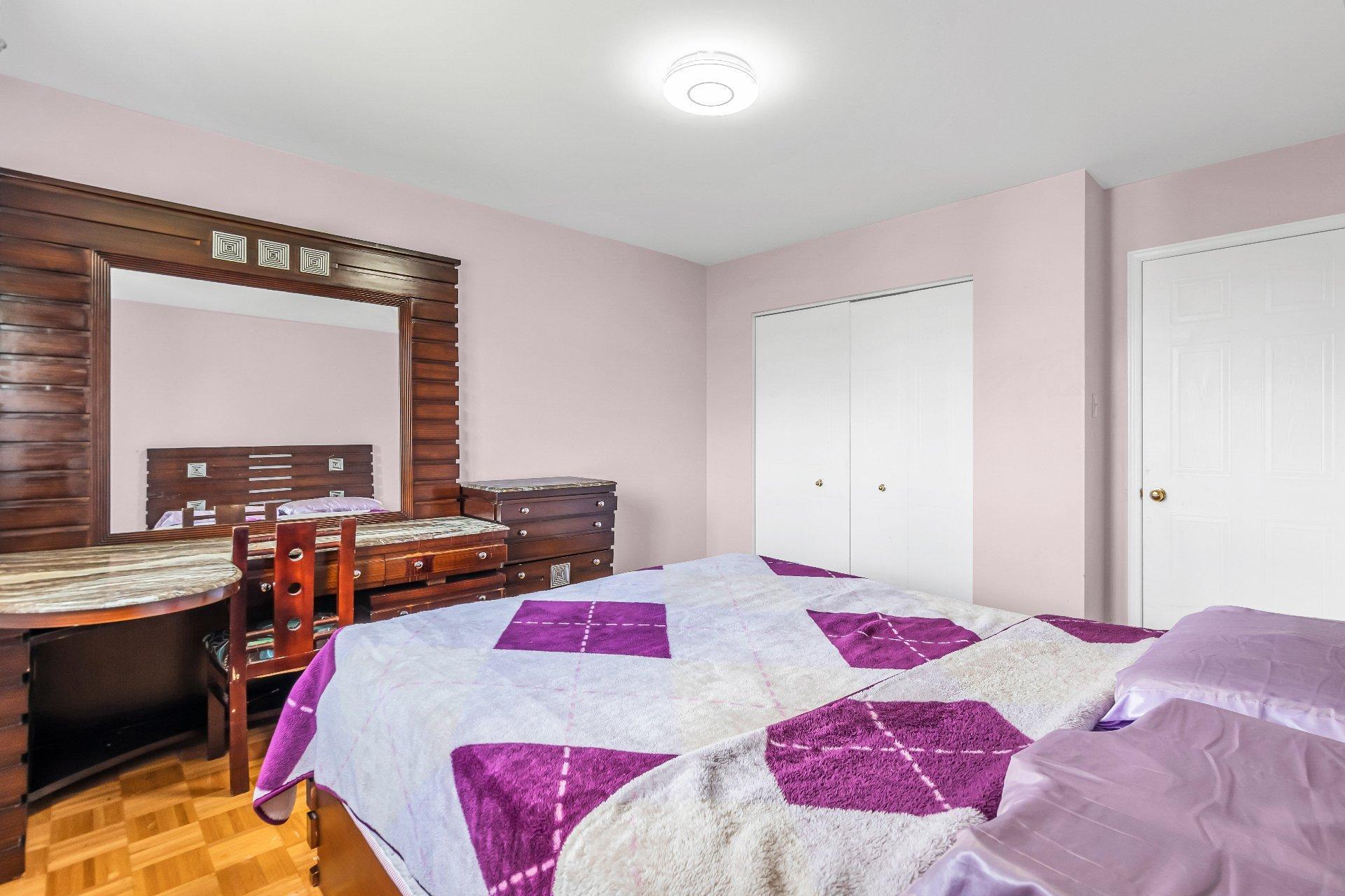









5018


Rue Périard

,
Montréal (Pierrefonds-Roxboro),




QC
H9J4E2

