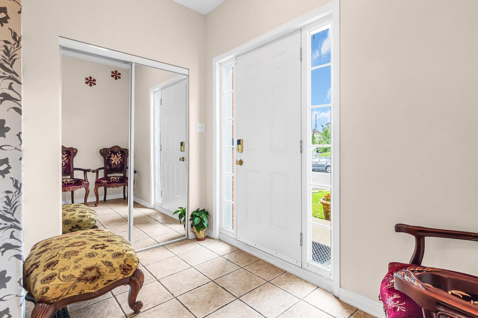 









5018


Rue Périard

,
Montréal (Pierrefonds-Roxboro),




QC
H9J4E2


