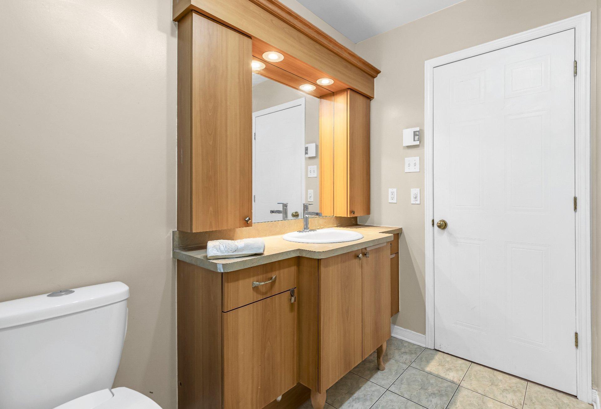 









5018


Rue Périard

,
Montréal (Pierrefonds-Roxboro),




QC
H9J4E2

