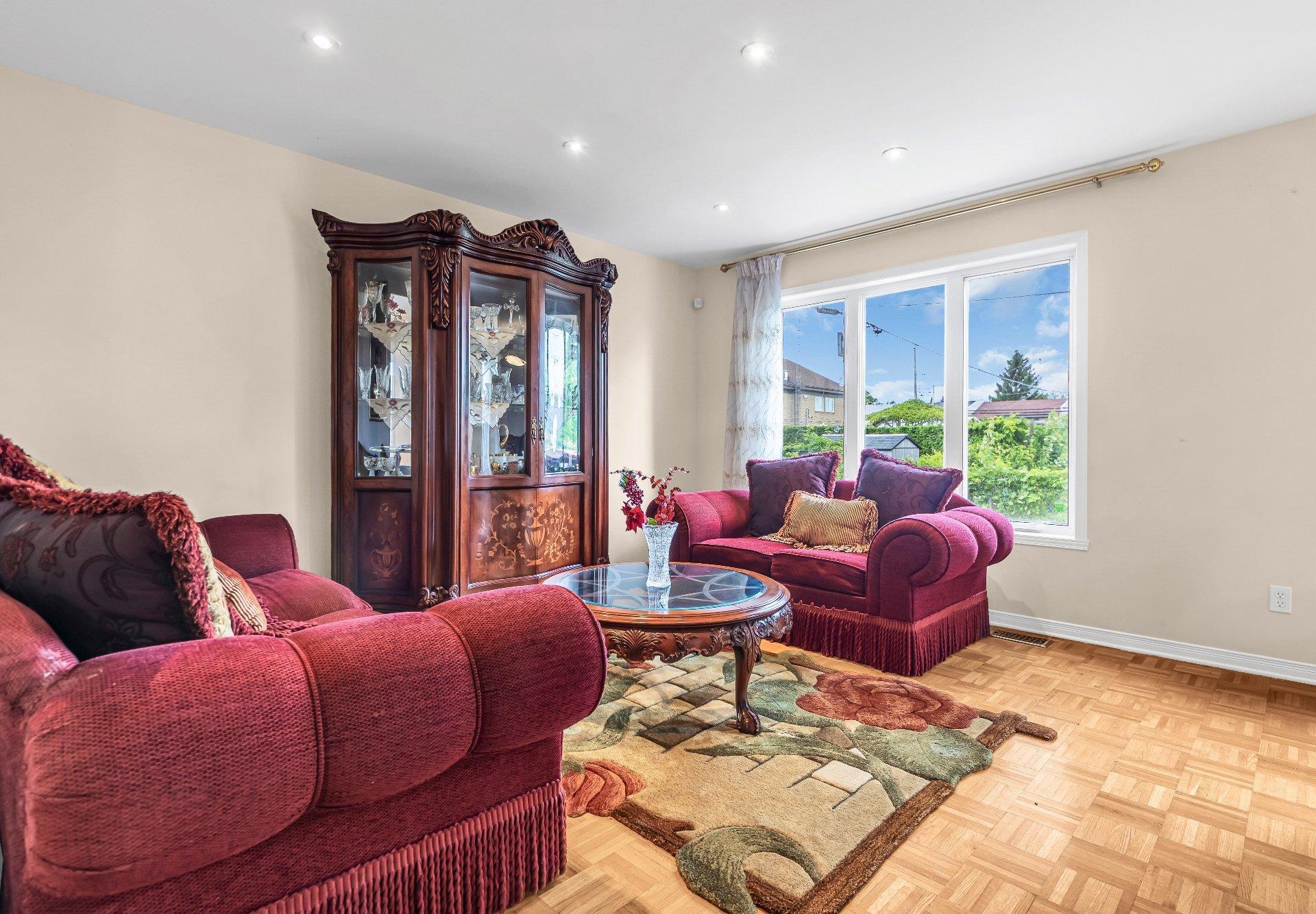 









5018


Rue Périard

,
Montréal (Pierrefonds-Roxboro),




QC
H9J4E2

