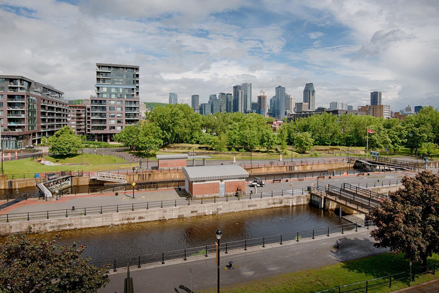









1790


Rue du Canal

, 404,
Montréal (Le Sud-Ouest),




QC
H3K3E6

