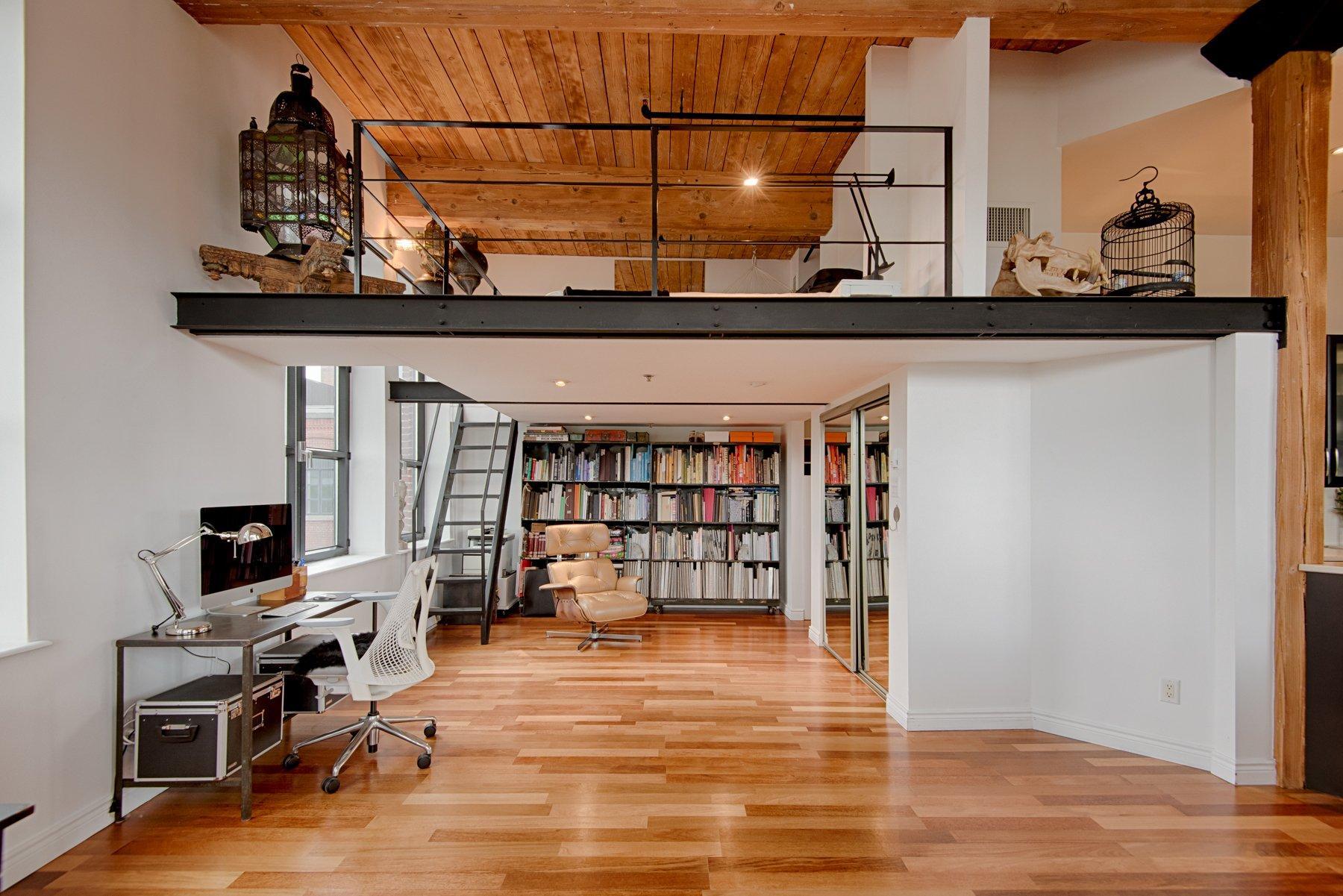 









1790


Rue du Canal

, 404,
Montréal (Le Sud-Ouest),




QC
H3K3E6

