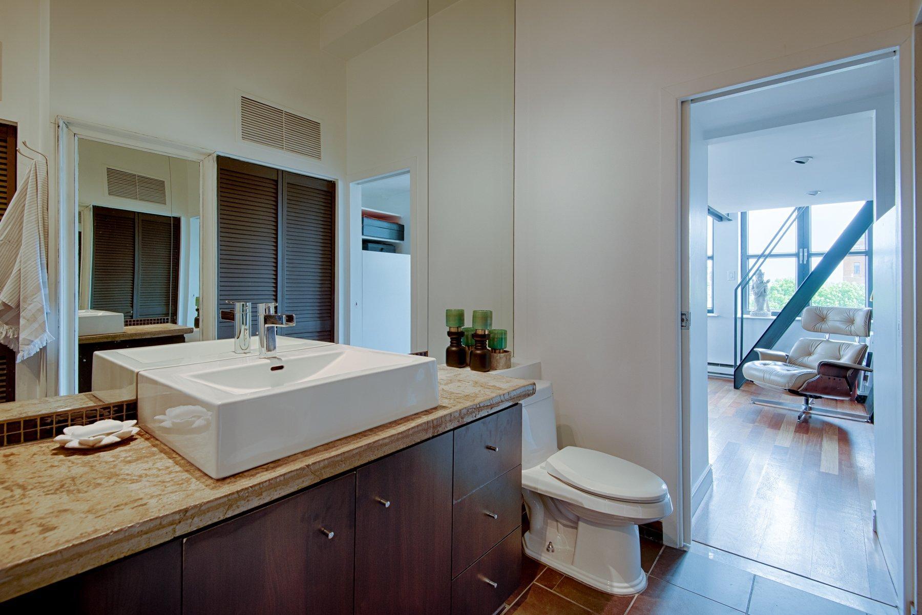 









1790


Rue du Canal

, 404,
Montréal (Le Sud-Ouest),




QC
H3K3E6

