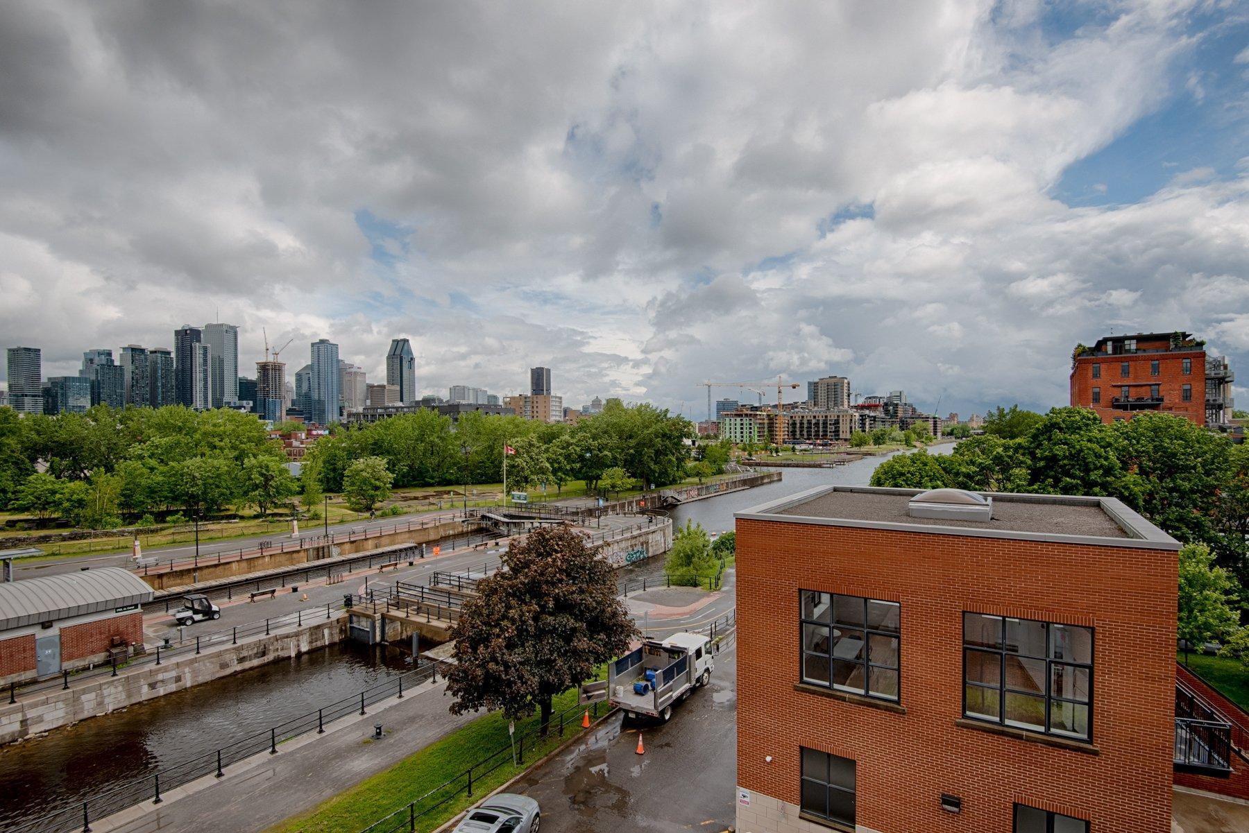 









1790


Rue du Canal

, 404,
Montréal (Le Sud-Ouest),




QC
H3K3E6

