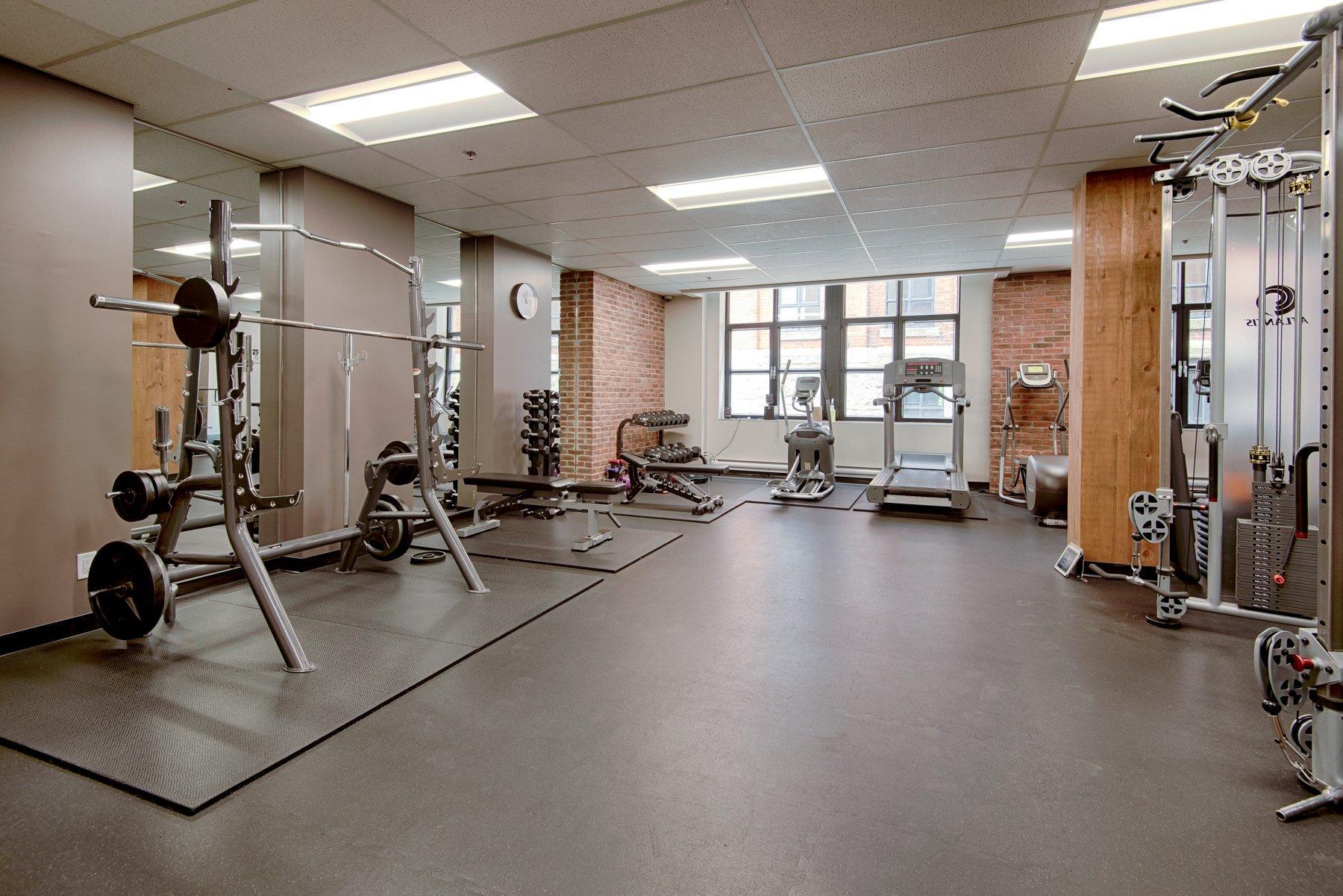 









1790


Rue du Canal

, 404,
Montréal (Le Sud-Ouest),




QC
H3K3E6

