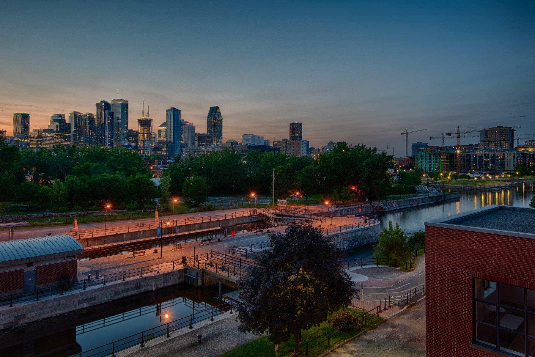 









1790


Rue du Canal

, 404,
Montréal (Le Sud-Ouest),




QC
H3K3E6

