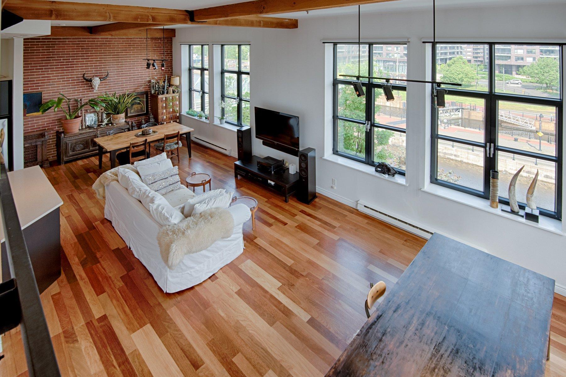 









1790


Rue du Canal

, 404,
Montréal (Le Sud-Ouest),




QC
H3K3E6

