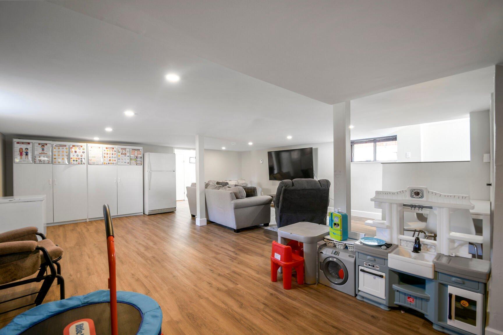 









26


2e Avenue N.

,
Montréal (Pierrefonds-Roxboro),




QC
H8Y2L2

