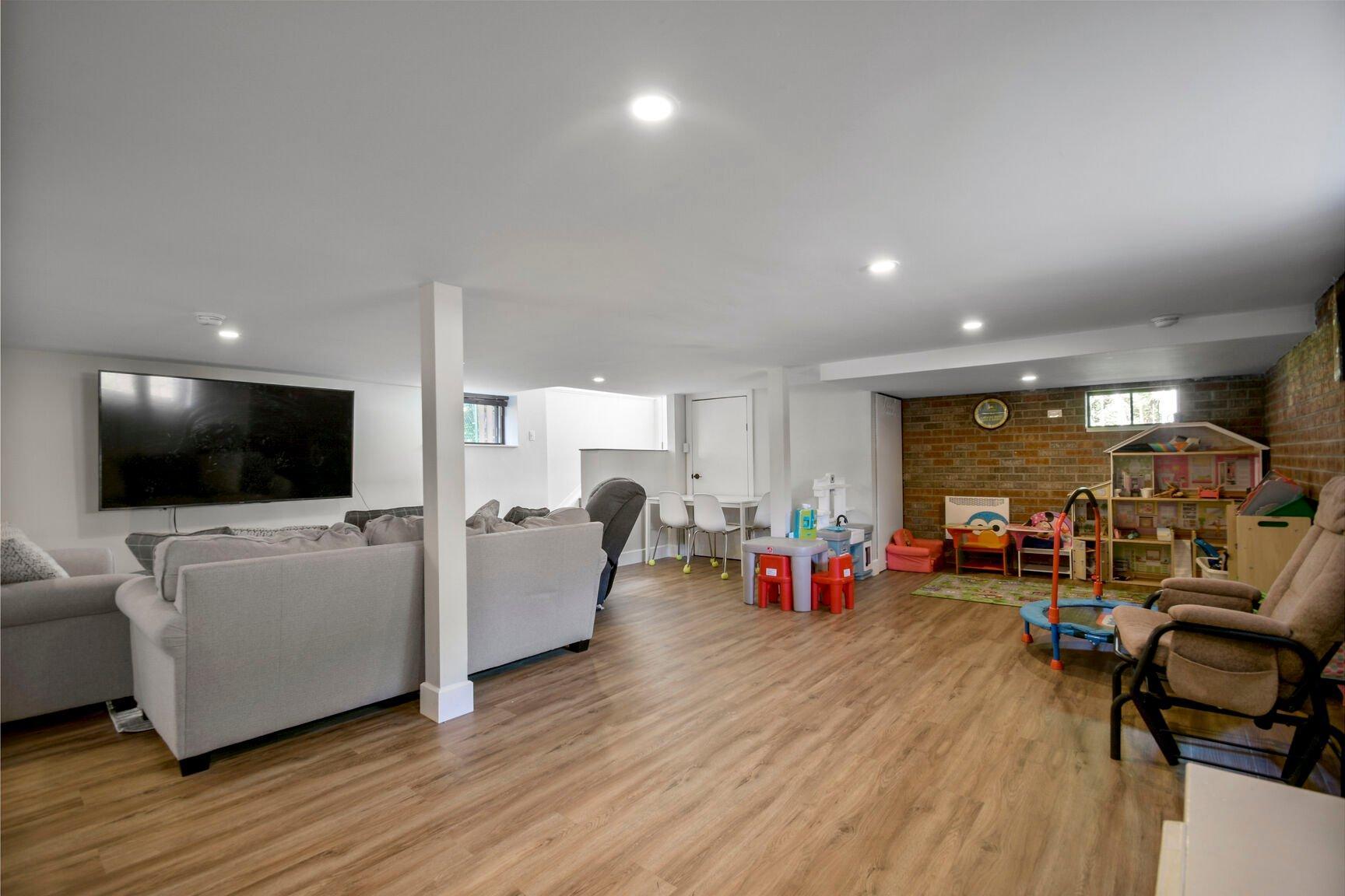 









26


2e Avenue N.

,
Montréal (Pierrefonds-Roxboro),




QC
H8Y2L2

