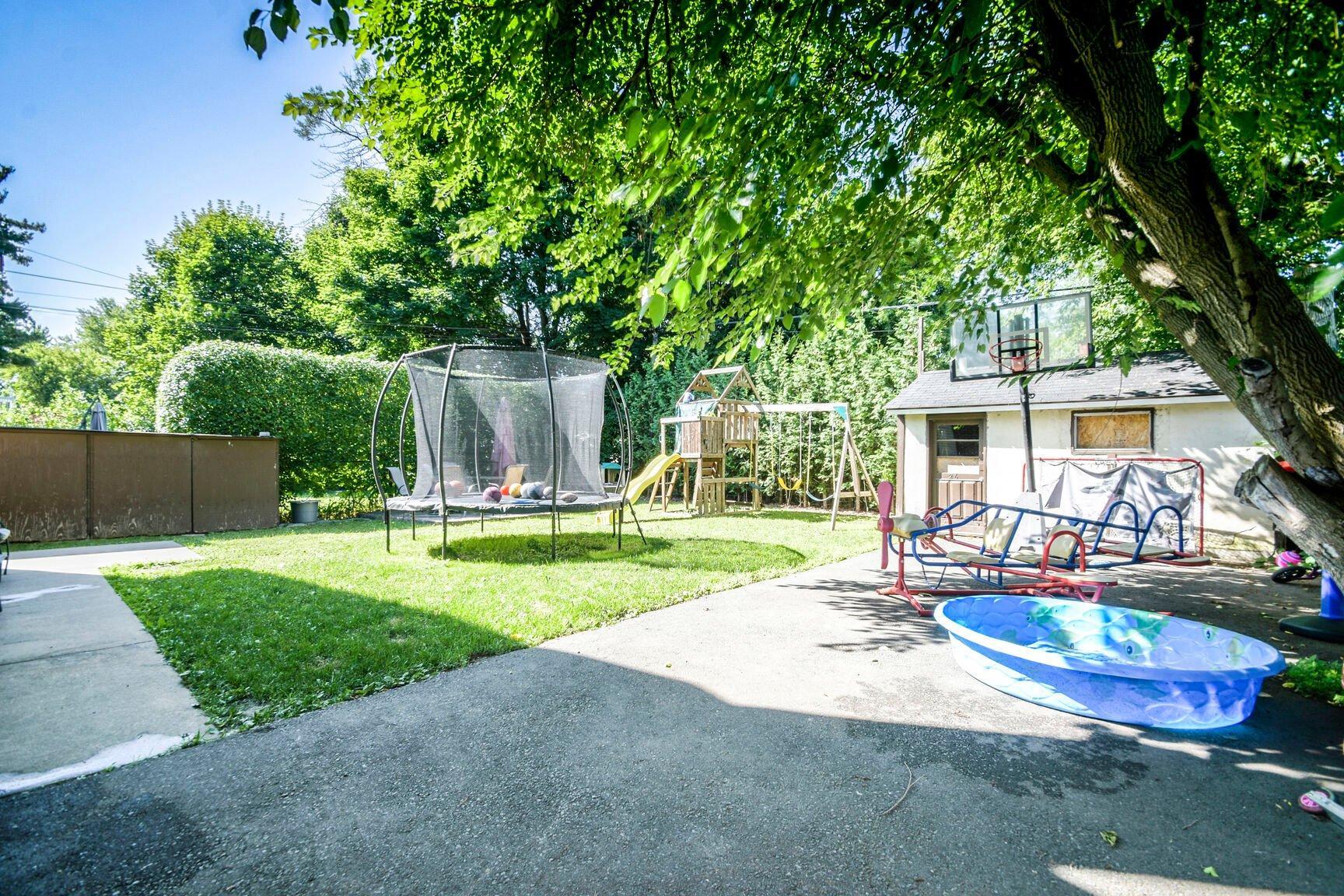 









26


2e Avenue N.

,
Montréal (Pierrefonds-Roxboro),




QC
H8Y2L2

