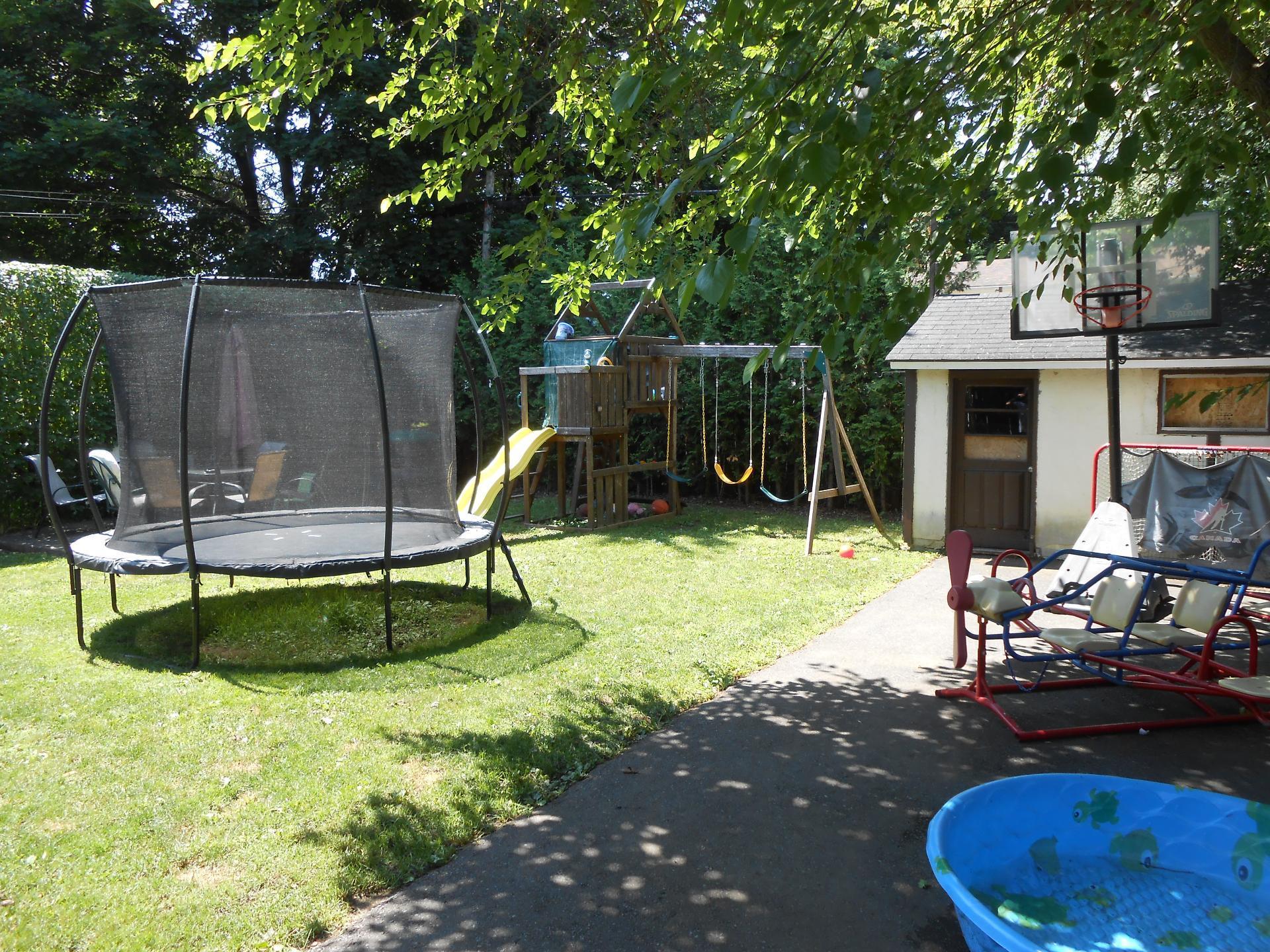 









26


2e Avenue N.

,
Montréal (Pierrefonds-Roxboro),




QC
H8Y2L2

