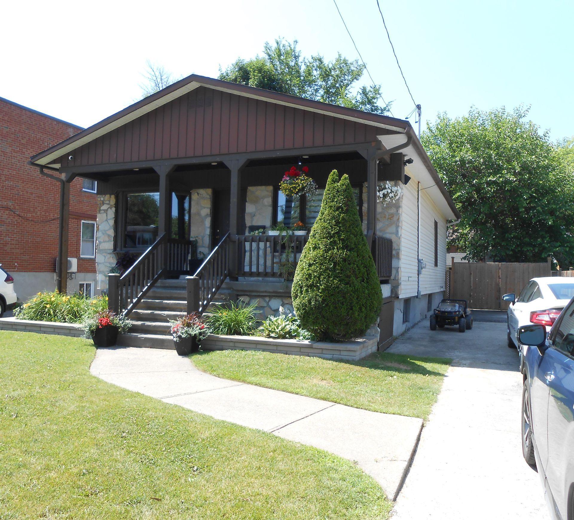 









26


2e Avenue N.

,
Montréal (Pierrefonds-Roxboro),




QC
H8Y2L2


