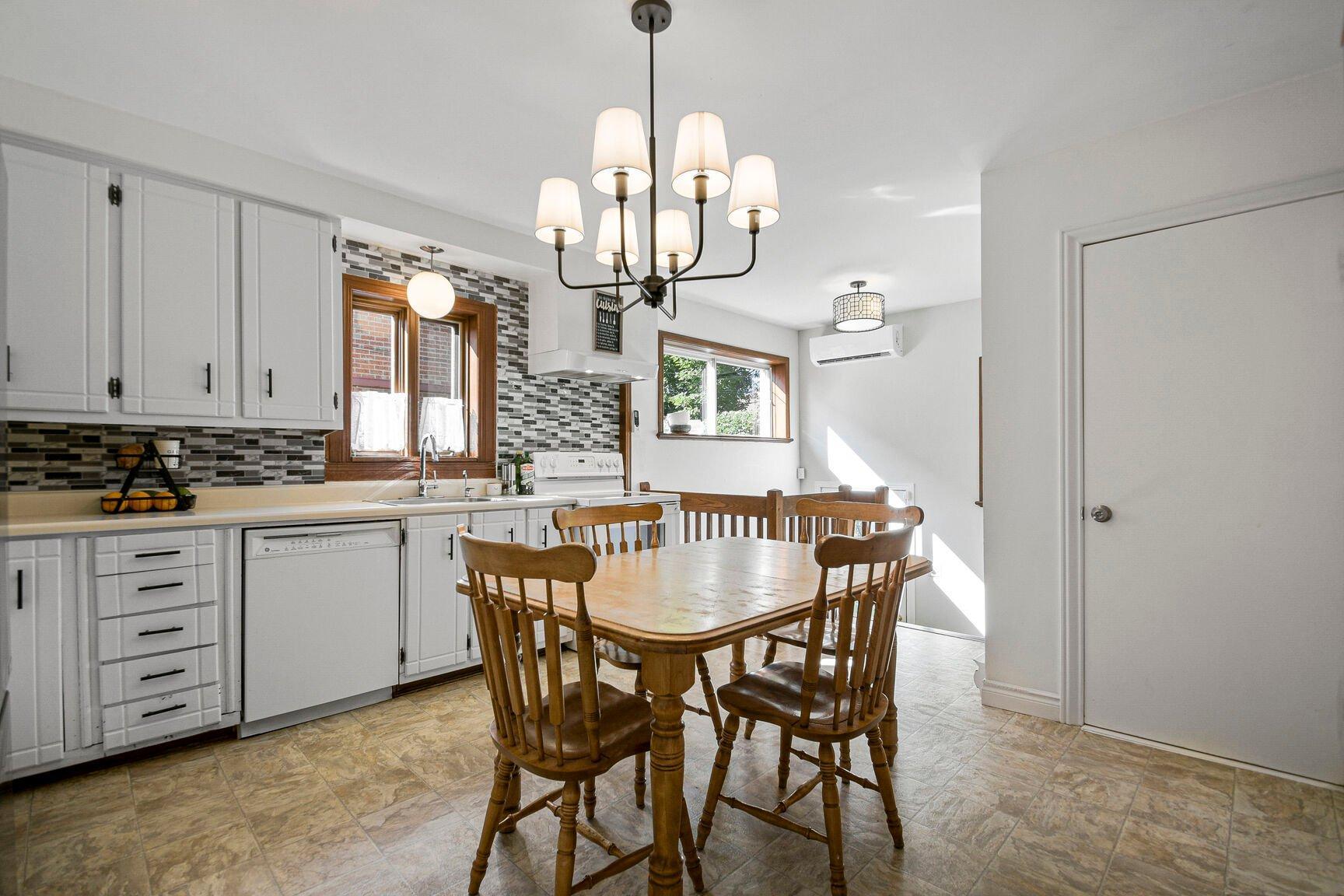 









26


2e Avenue N.

,
Montréal (Pierrefonds-Roxboro),




QC
H8Y2L2

