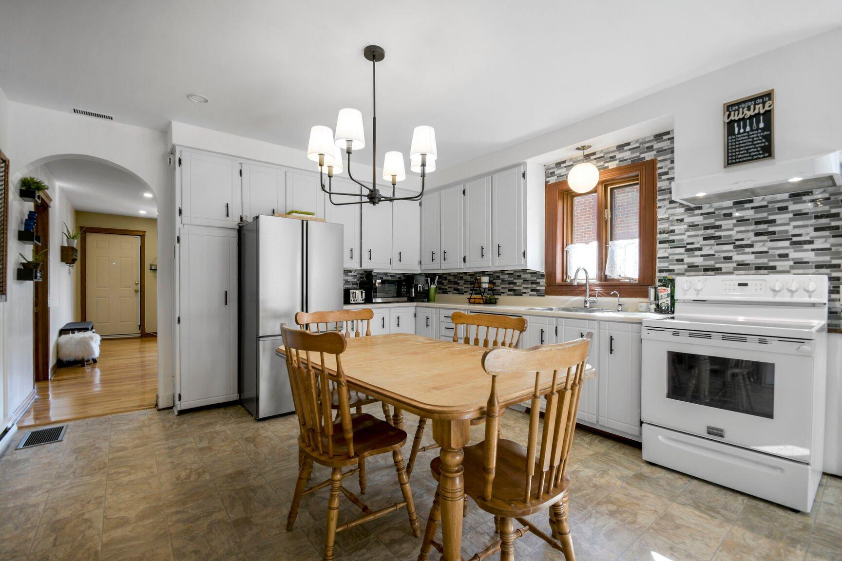 









26


2e Avenue N.

,
Montréal (Pierrefonds-Roxboro),




QC
H8Y2L2

