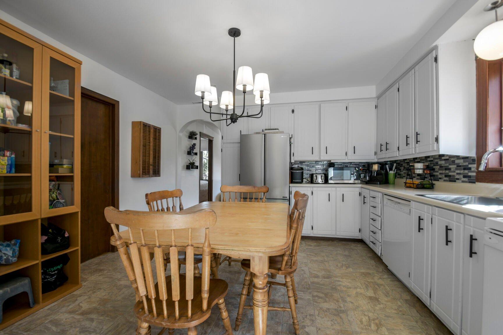 









26


2e Avenue N.

,
Montréal (Pierrefonds-Roxboro),




QC
H8Y2L2

