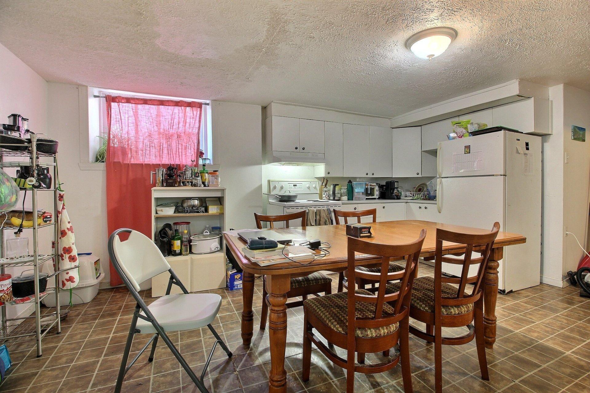









1571

 - 1575


Rue Denault

,
Sherbrooke (Fleurimont),




QC
J1H2R1

