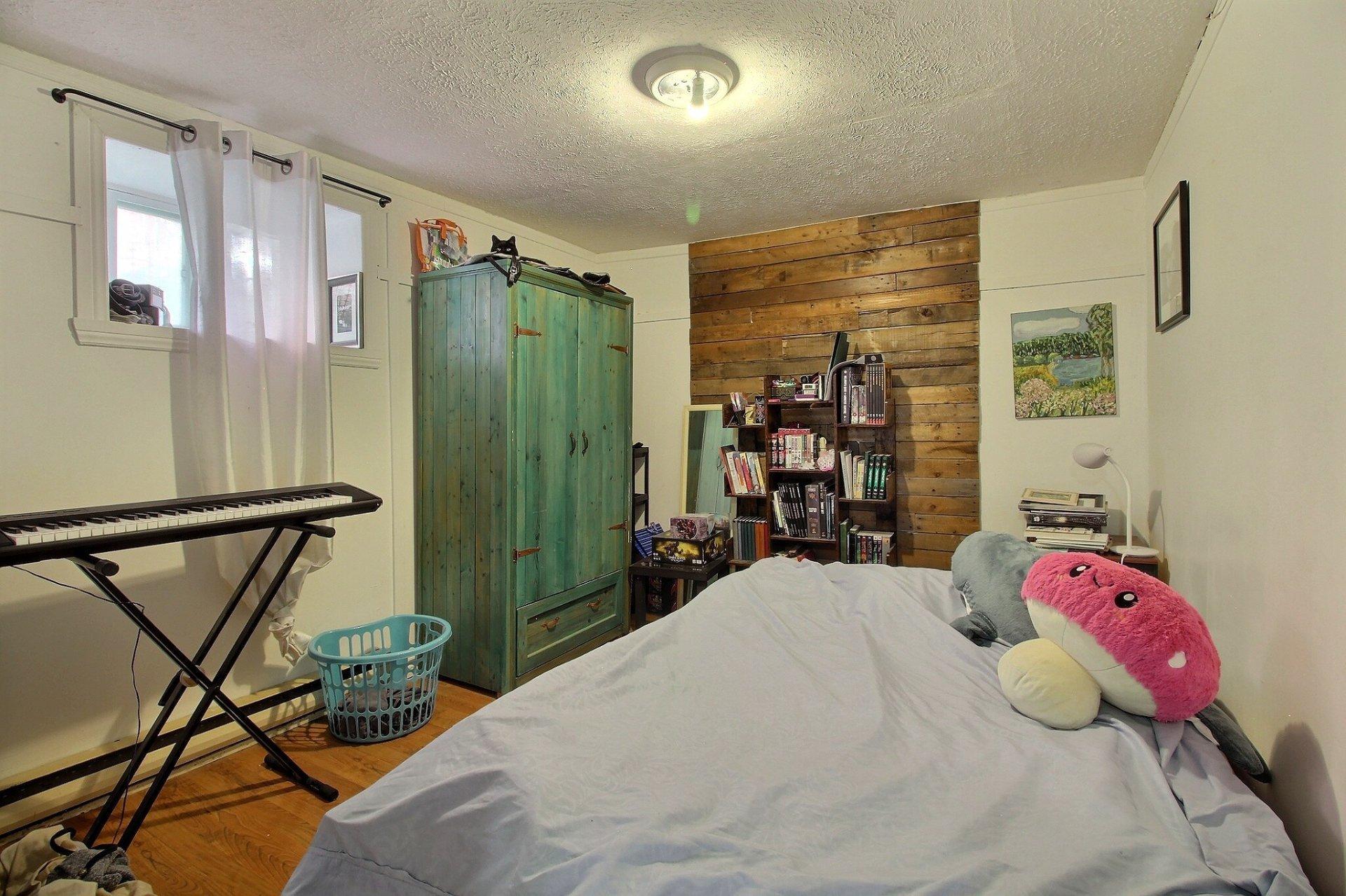 









1571

 - 1575


Rue Denault

,
Sherbrooke (Fleurimont),




QC
J1H2R1

