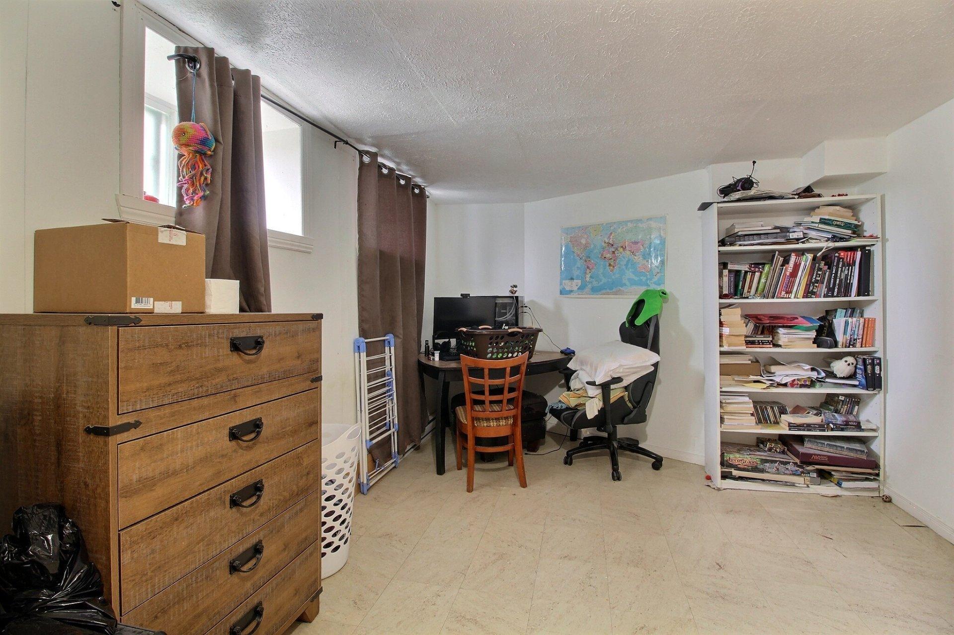 









1571

 - 1575


Rue Denault

,
Sherbrooke (Fleurimont),




QC
J1H2R1

