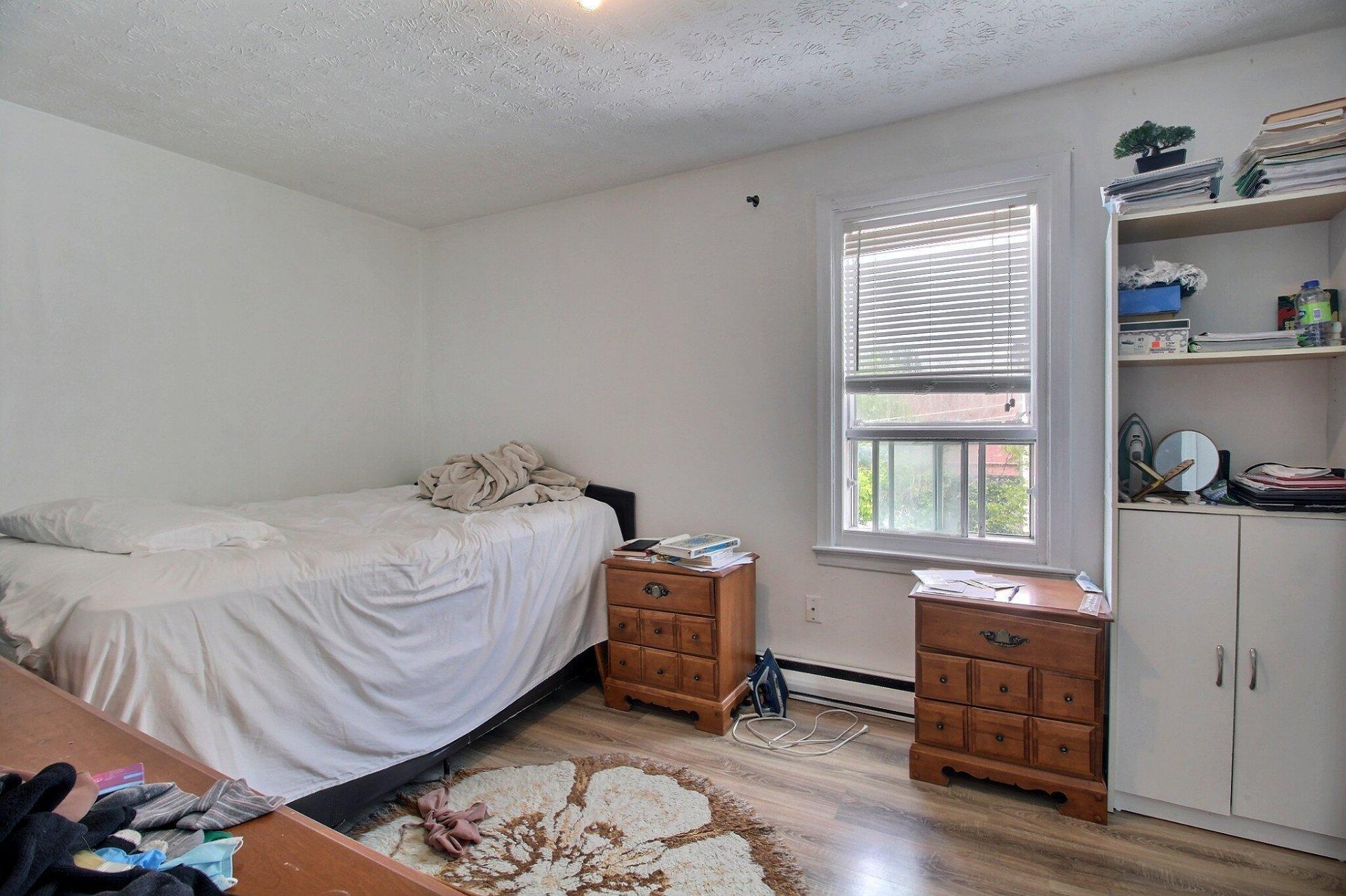 









1571

 - 1575


Rue Denault

,
Sherbrooke (Fleurimont),




QC
J1H2R1

