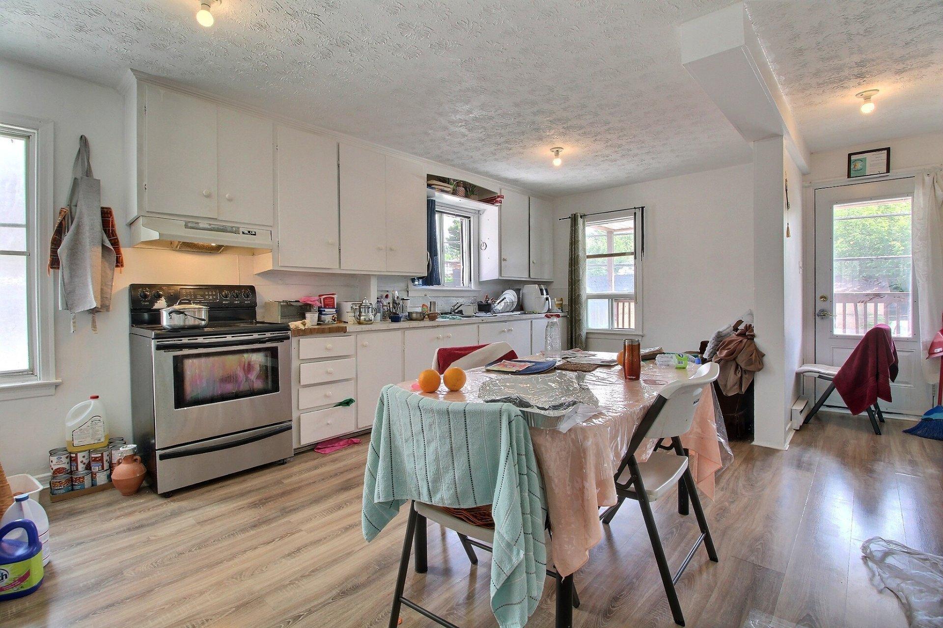 









1571

 - 1575


Rue Denault

,
Sherbrooke (Fleurimont),




QC
J1H2R1

