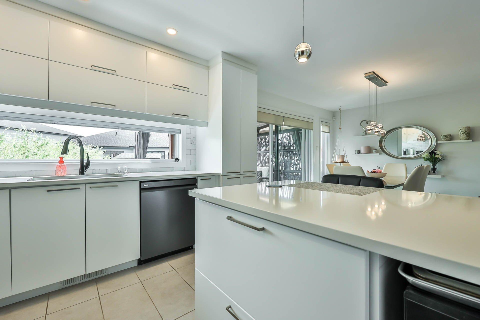 









139


Rue Alexandre-Rodrigue

,
Gatineau (Buckingham),




QC
J8L0Z2

