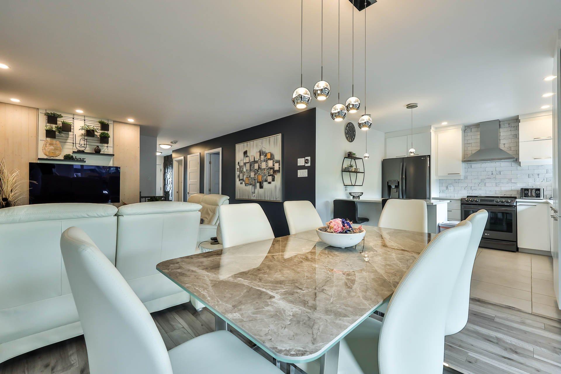 









139


Rue Alexandre-Rodrigue

,
Gatineau (Buckingham),




QC
J8L0Z2

