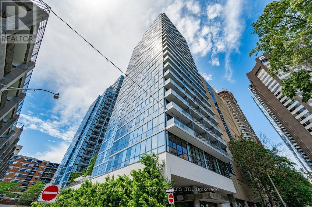 












1505 - 210 SIMCOE STREET

,
Toronto,




Ontario
M5T0A9

