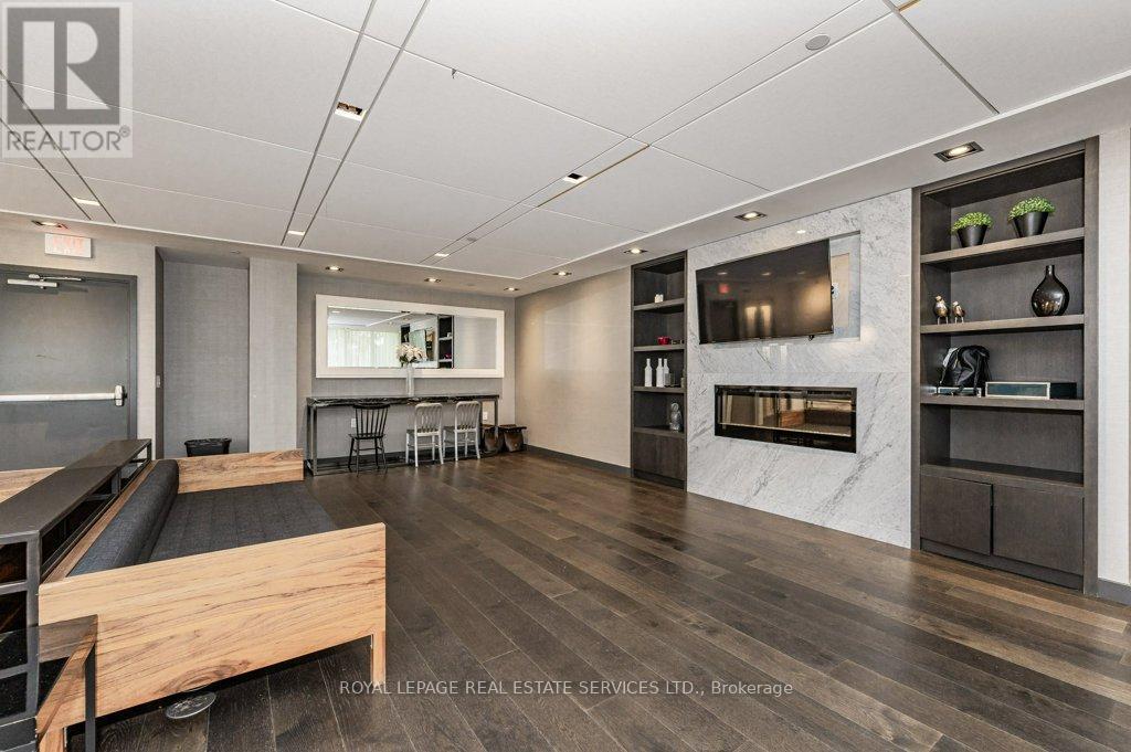 












1505 - 210 SIMCOE STREET

,
Toronto,




Ontario
M5T0A9

