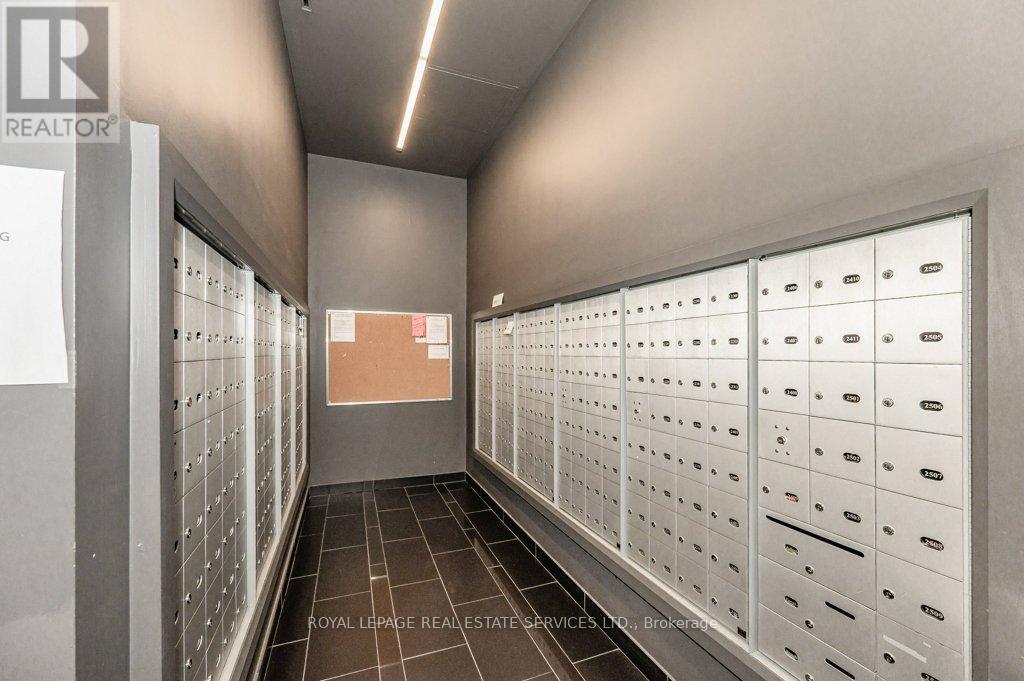 












1505 - 210 SIMCOE STREET

,
Toronto,




Ontario
M5T0A9

