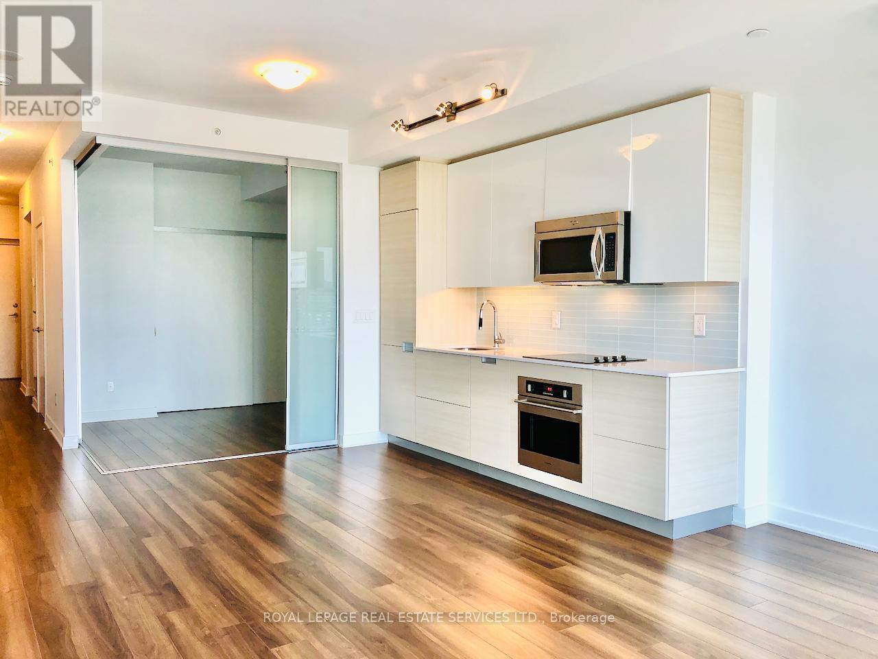 












1505 - 210 SIMCOE STREET

,
Toronto,




Ontario
M5T0A9

