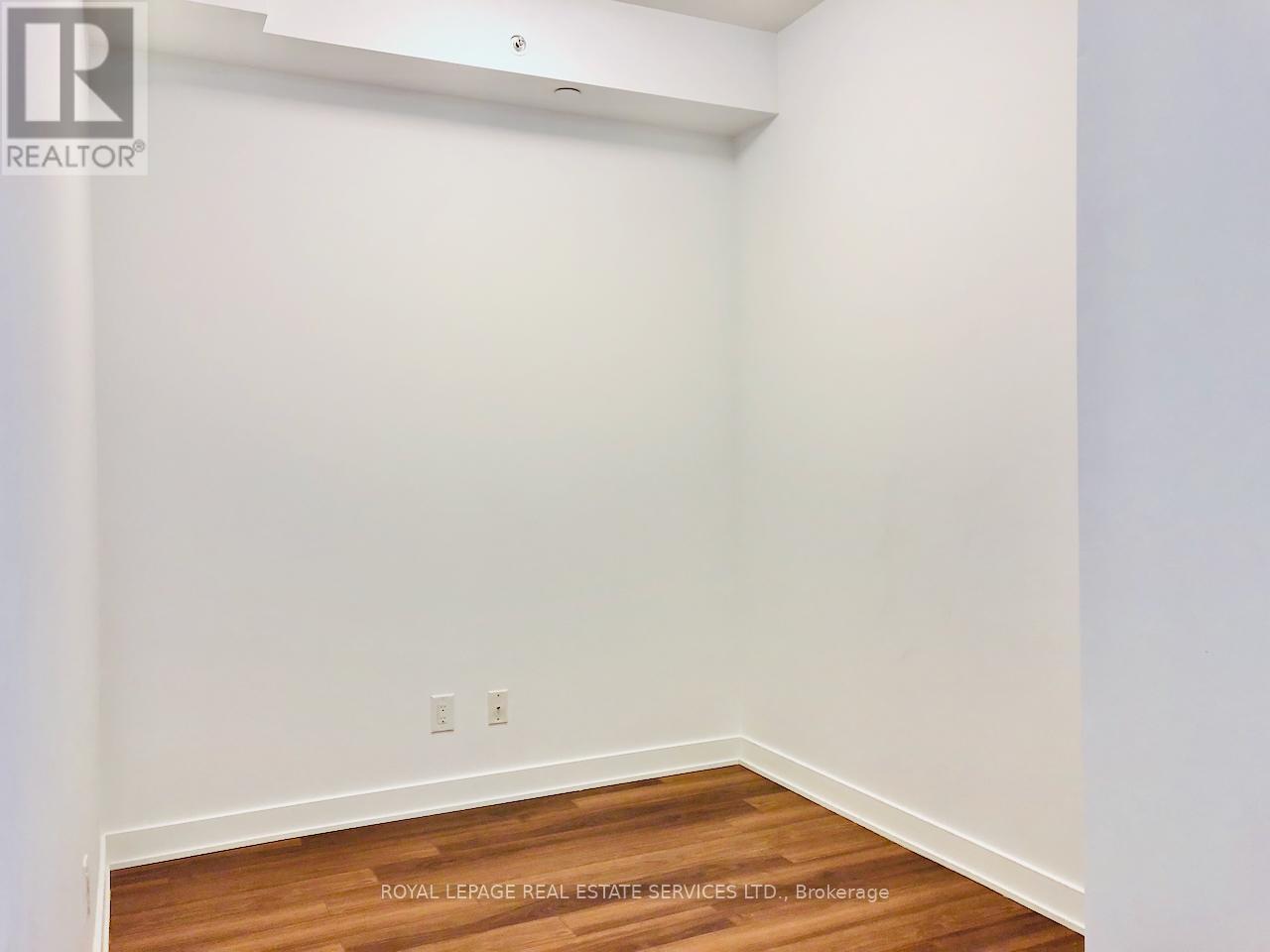 












1505 - 210 SIMCOE STREET

,
Toronto,




Ontario
M5T0A9

