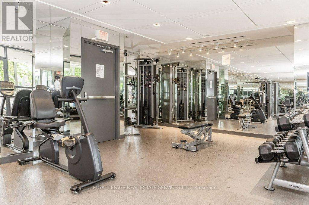 












1505 - 210 SIMCOE STREET

,
Toronto,




Ontario
M5T0A9

