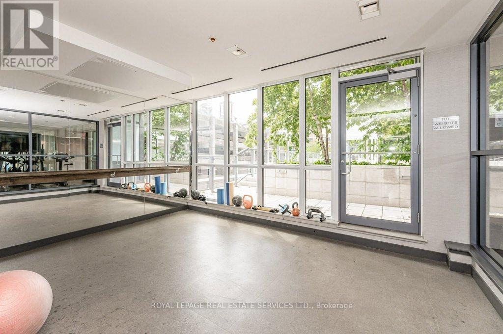 












1505 - 210 SIMCOE STREET

,
Toronto,




Ontario
M5T0A9

