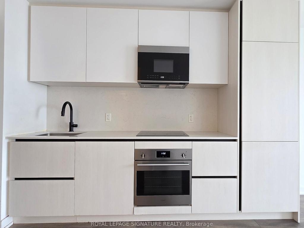









108


Peter

Street, 2101,
Toronto,




ON
M5V 0W2


