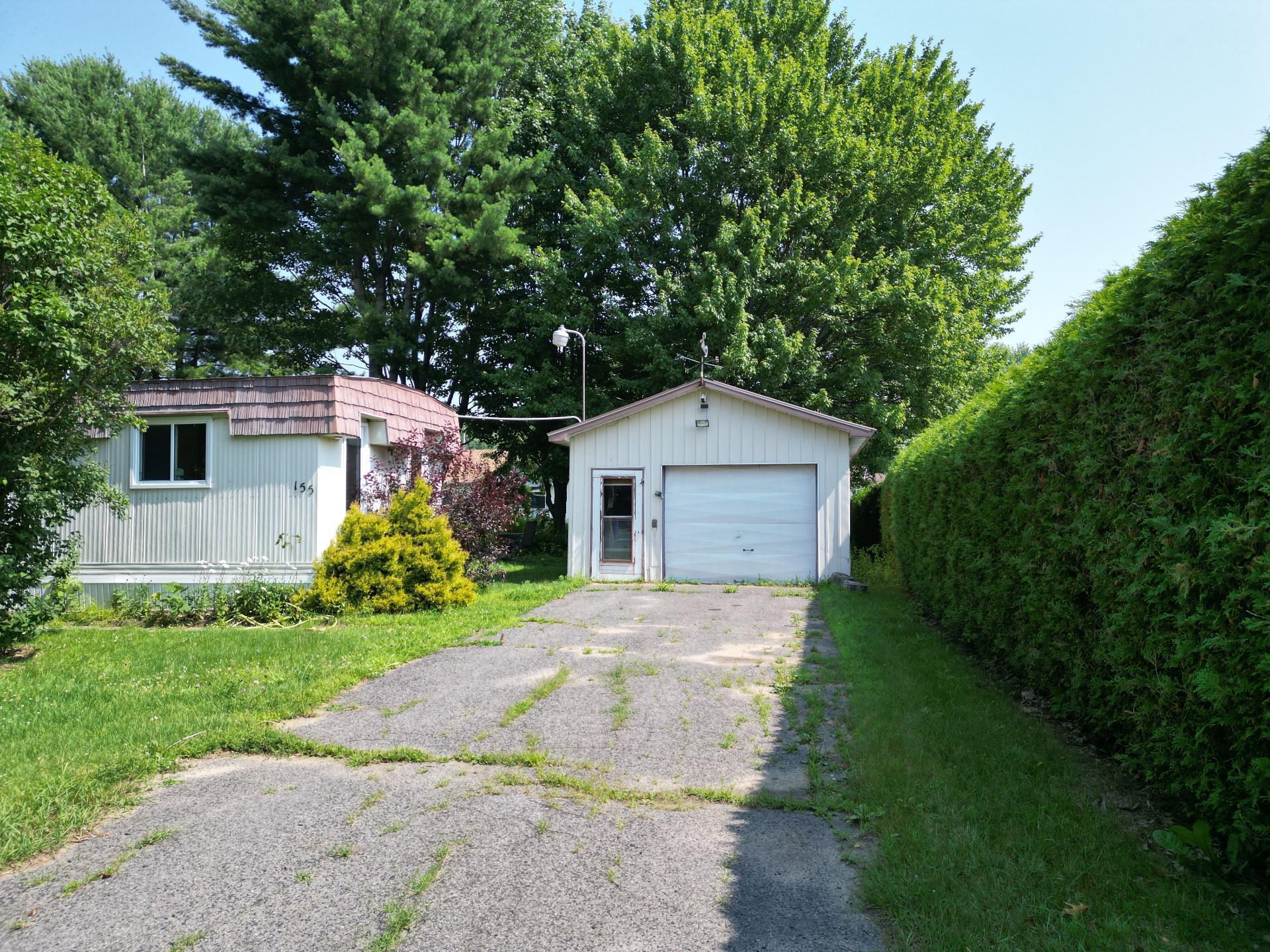 









155


Rue André

,
Sorel-Tracy,




QC
J3P6A8

