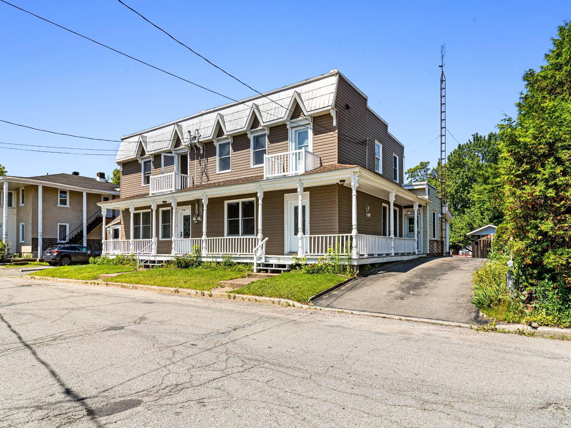 









376

 - 380


Rue Bank

,
Brownsburg-Chatham,




QC
J8G3A9

