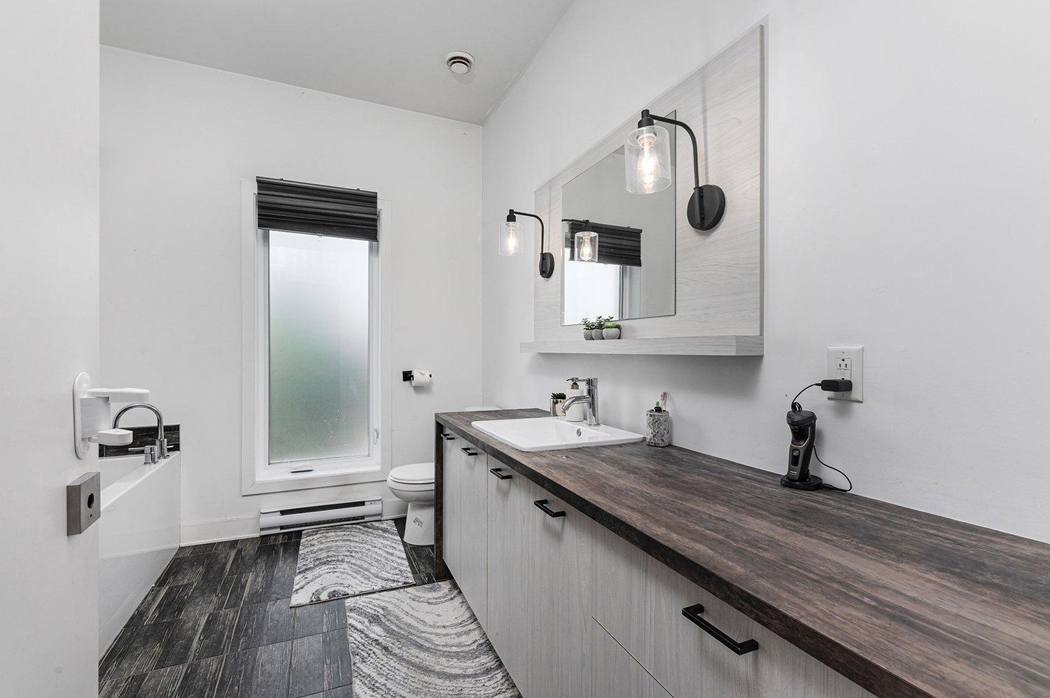 









190


Ch. de la Grande-Côte

, 304,
Saint-Eustache,




QC
J7P1A7

