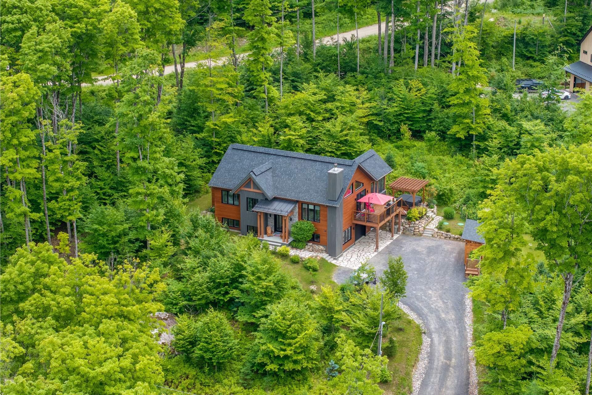 









140


Allée des Weskarinis

,
Mont-Tremblant,




QC
J8E0M1

