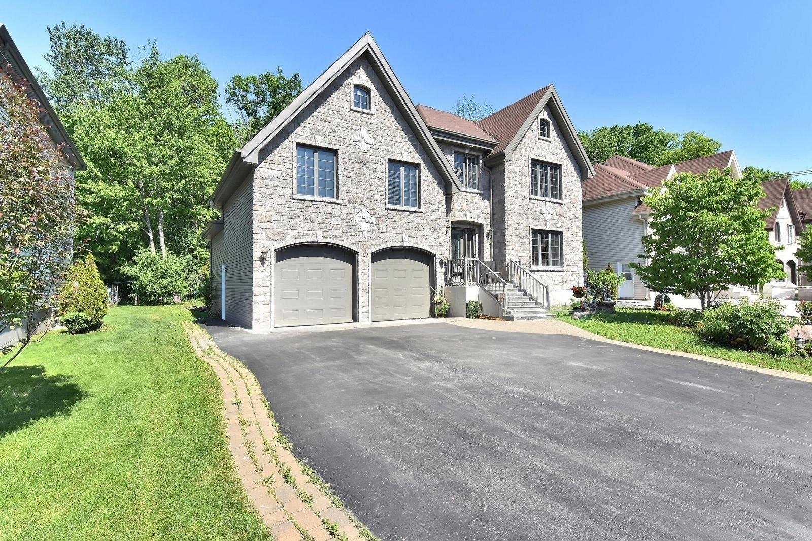 









2088


Rue de Bordeaux

,
Vaudreuil-Dorion,




QC
J7V9W8

