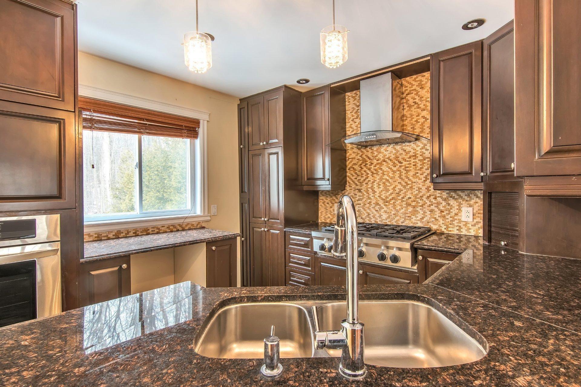 









2088


Rue de Bordeaux

,
Vaudreuil-Dorion,




QC
J7V9W8


