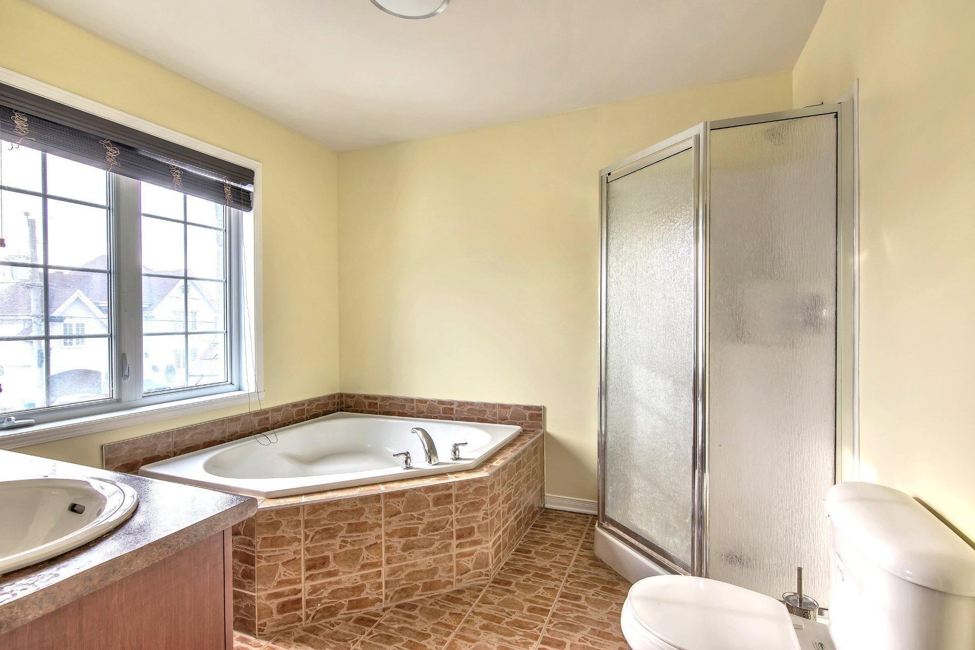 









2088


Rue de Bordeaux

,
Vaudreuil-Dorion,




QC
J7V9W8

