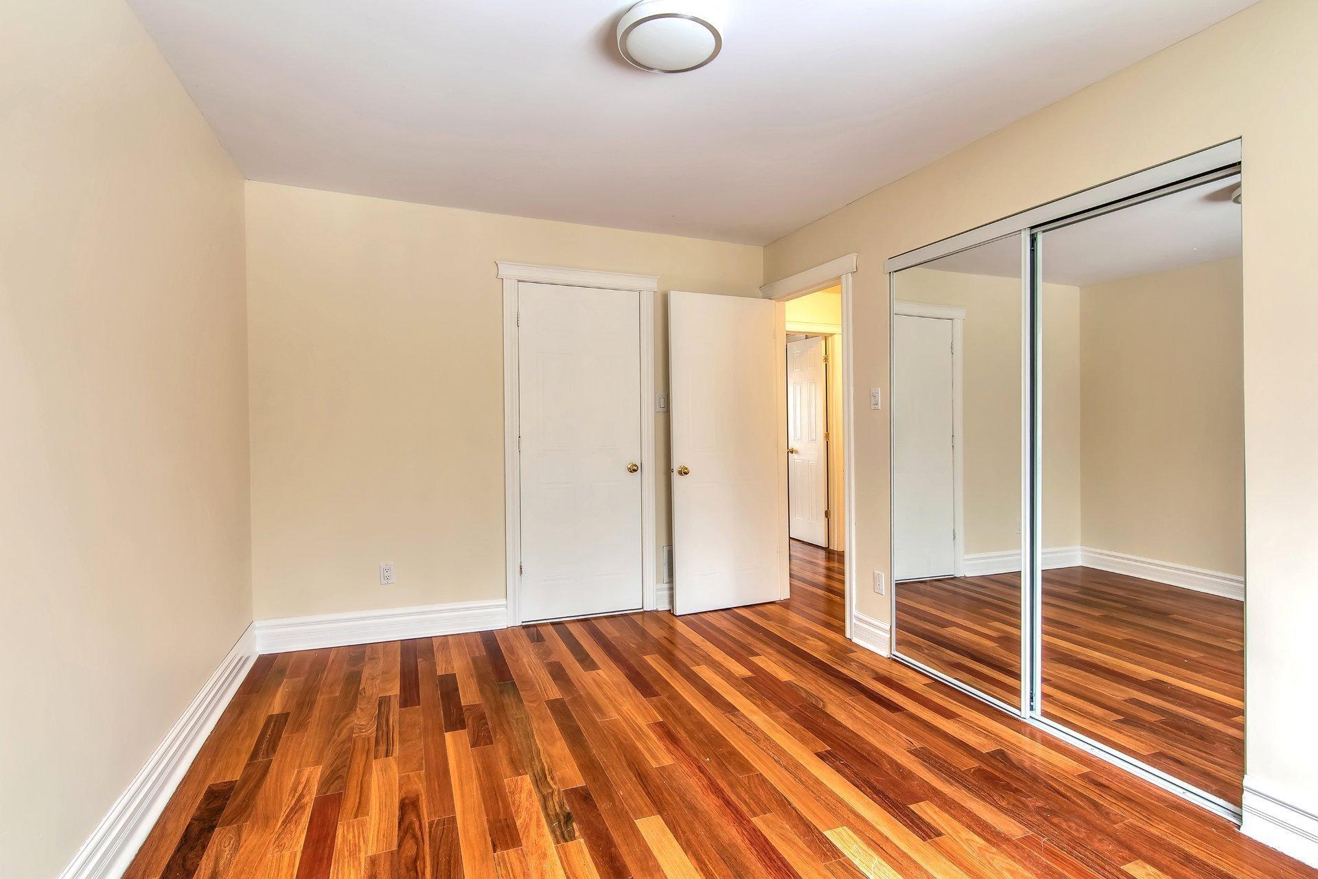 









2088


Rue de Bordeaux

,
Vaudreuil-Dorion,




QC
J7V9W8

