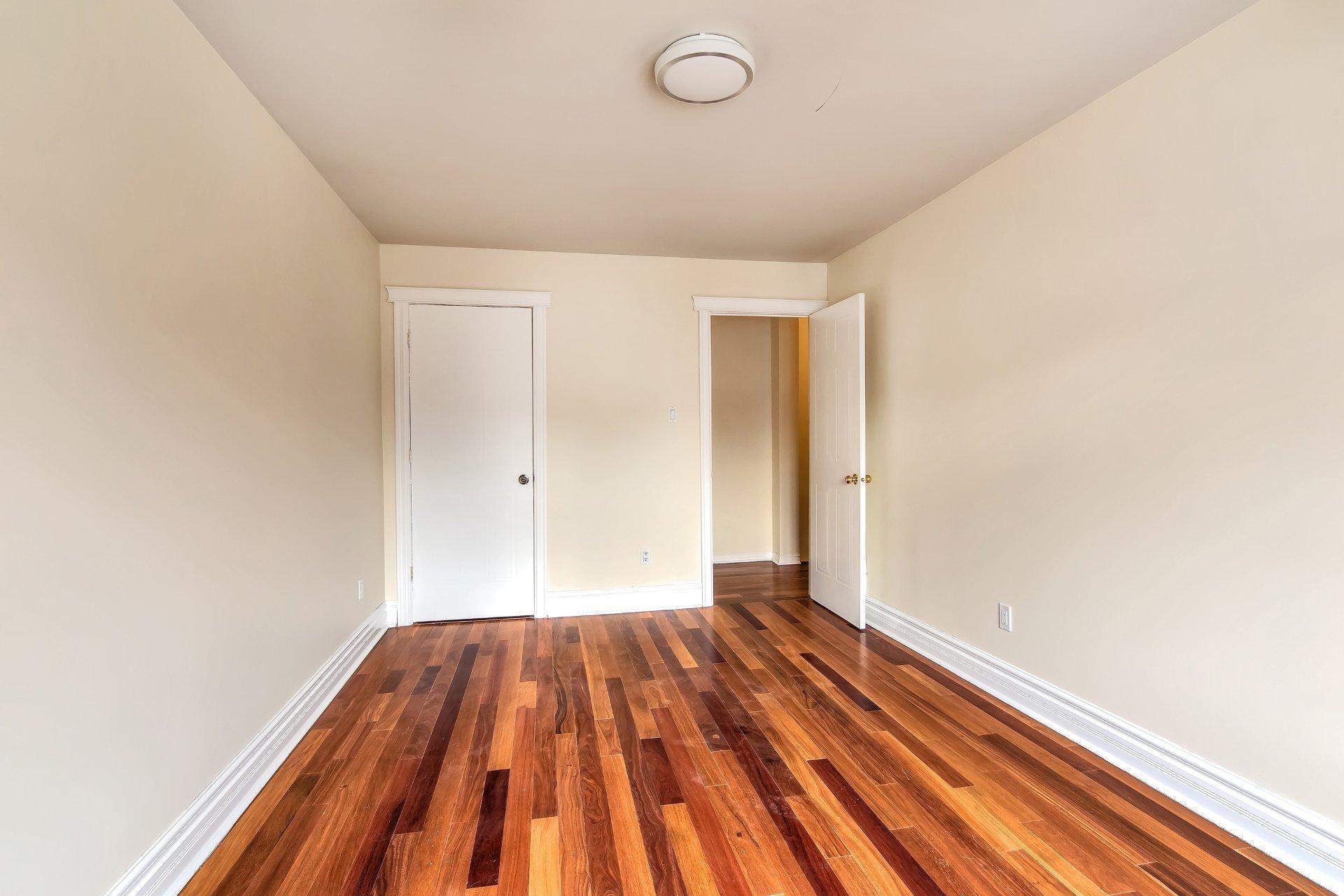 









2088


Rue de Bordeaux

,
Vaudreuil-Dorion,




QC
J7V9W8

