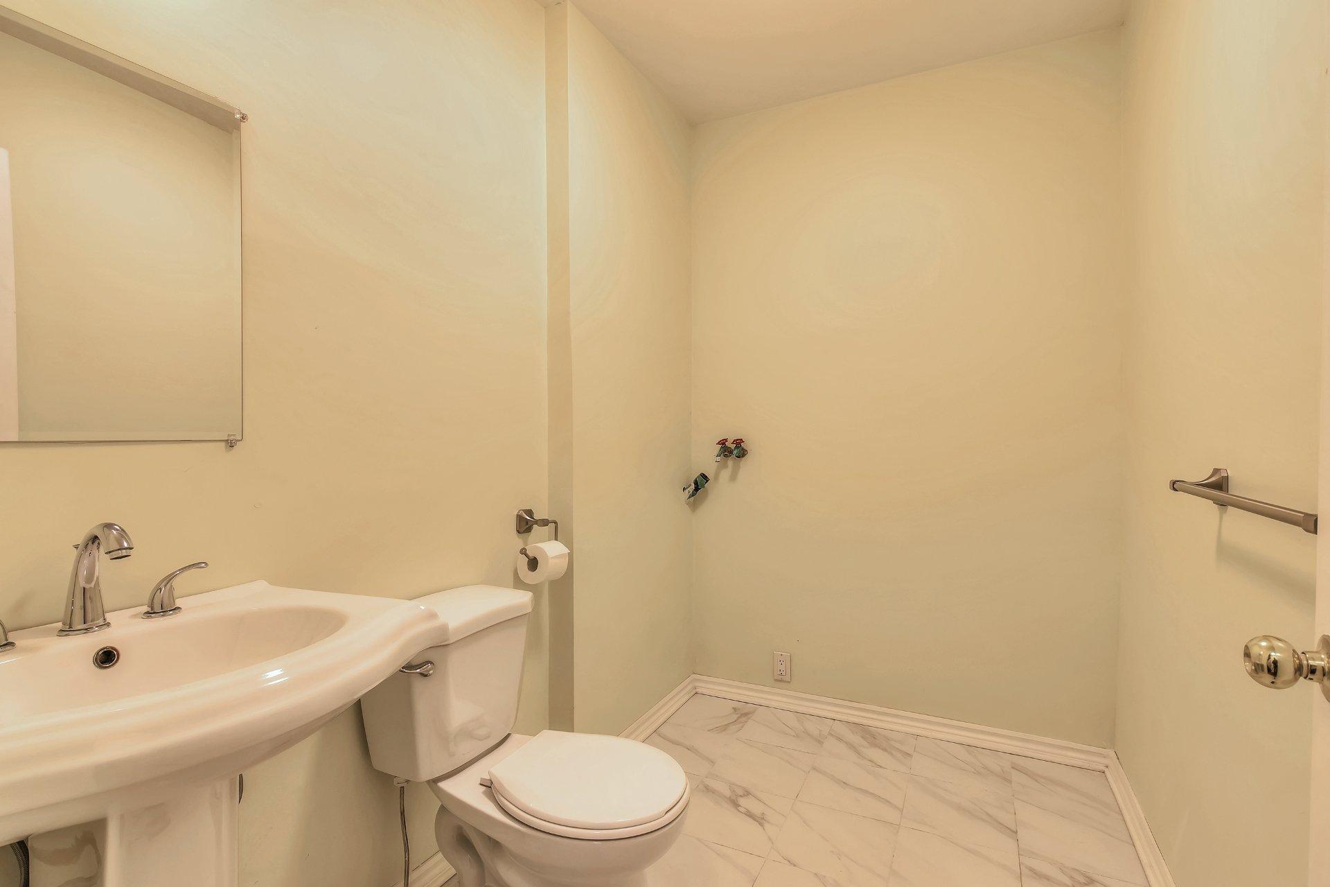 









2088


Rue de Bordeaux

,
Vaudreuil-Dorion,




QC
J7V9W8

